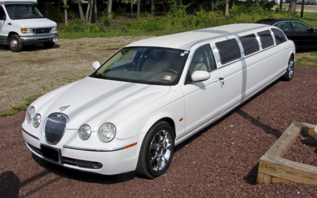 Аренда Лимузин Jaguar на свадьбу Миколаїв